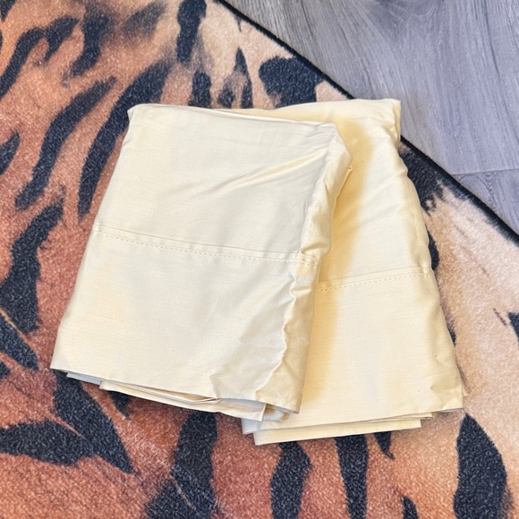 Lauren Ralph Lauren Other - Lauren Ralph Lauren Cream Cotton pillowcases